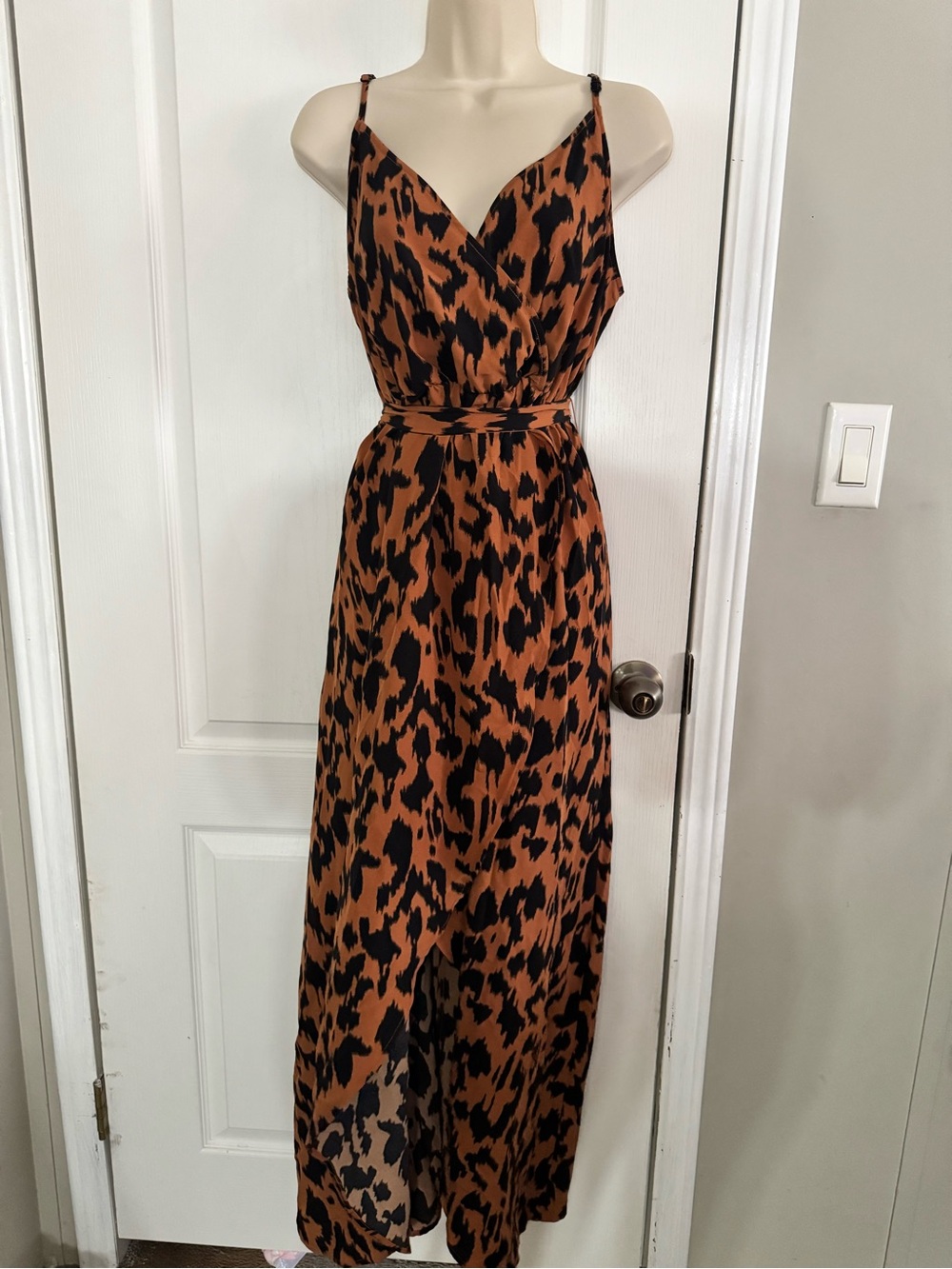 SHEIN Black and Brown Leopard-Print Maxi Dress with Tie Waist & Belt